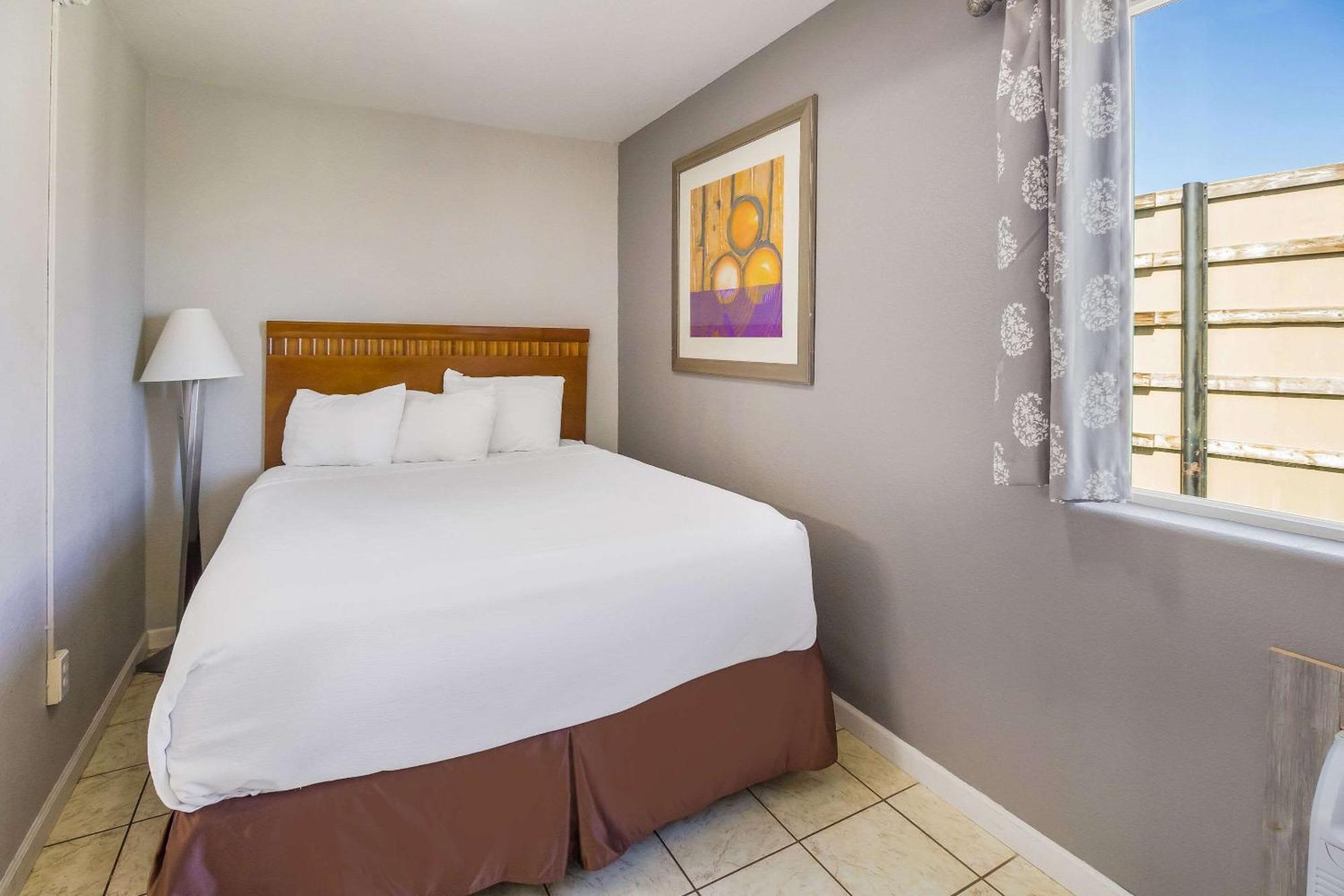 Rodeway Inn كاسبر المظهر الخارجي الصورة