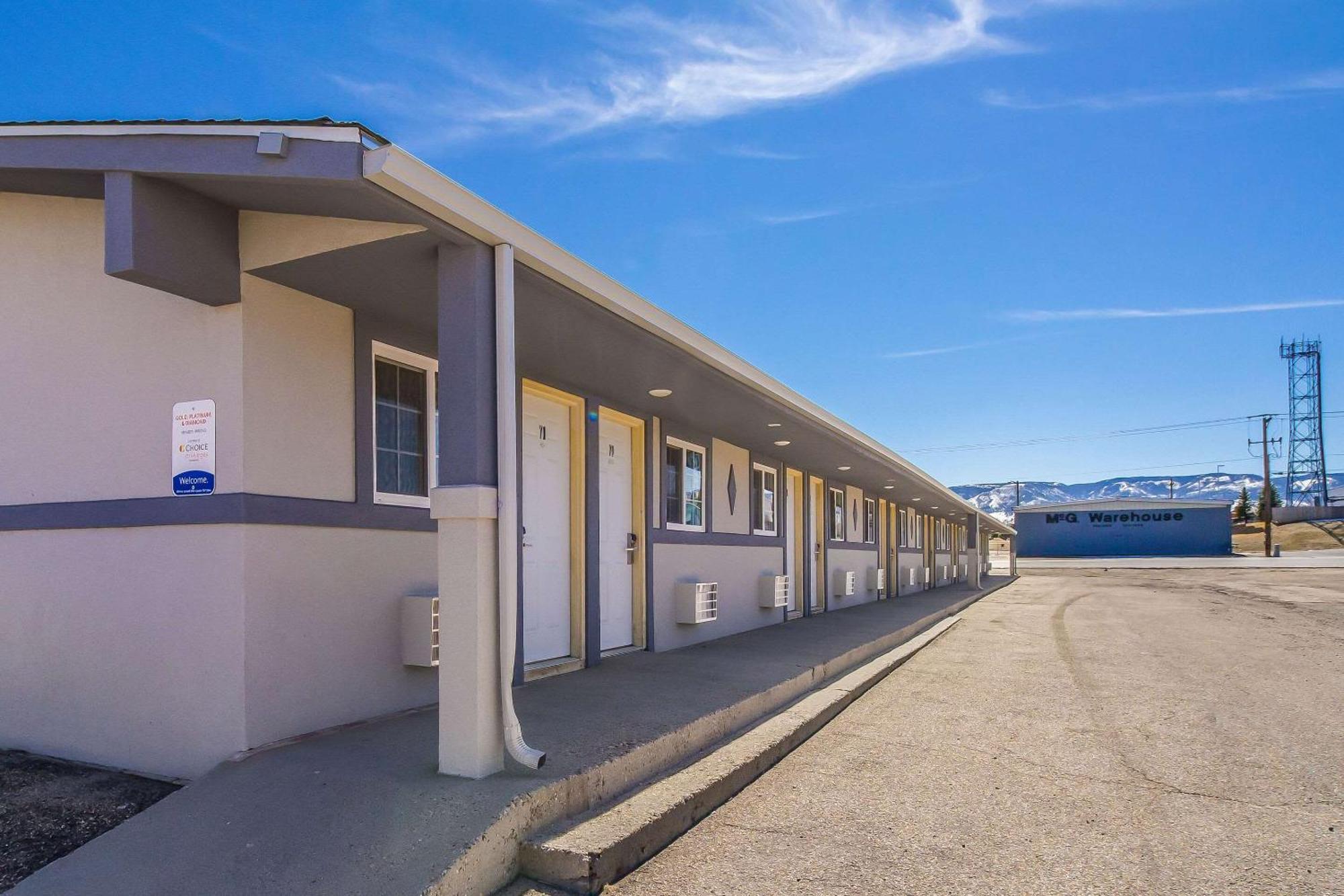 Rodeway Inn كاسبر المظهر الخارجي الصورة